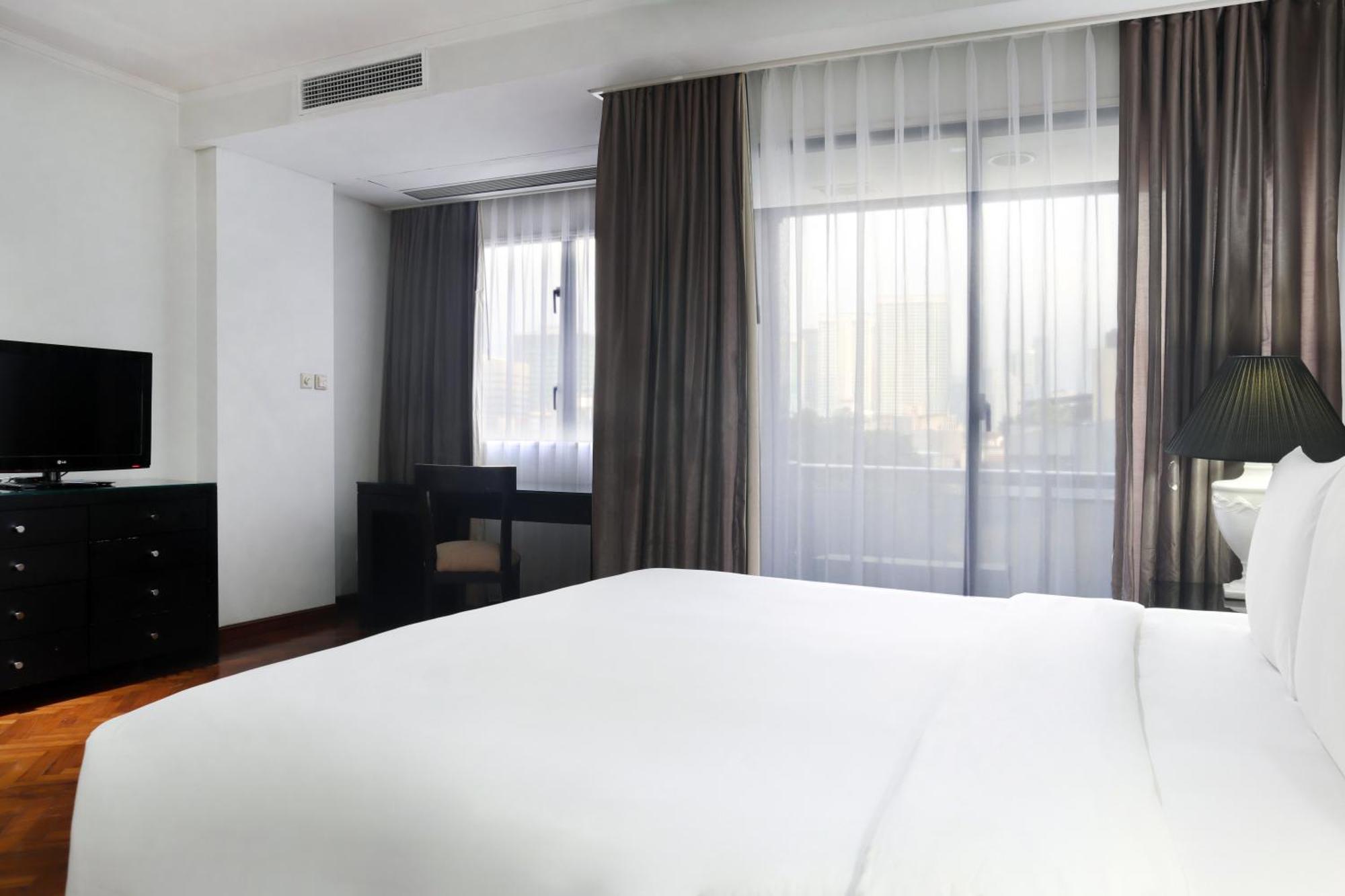Oakwood Suites Kuningan Jakarta Exterior photo